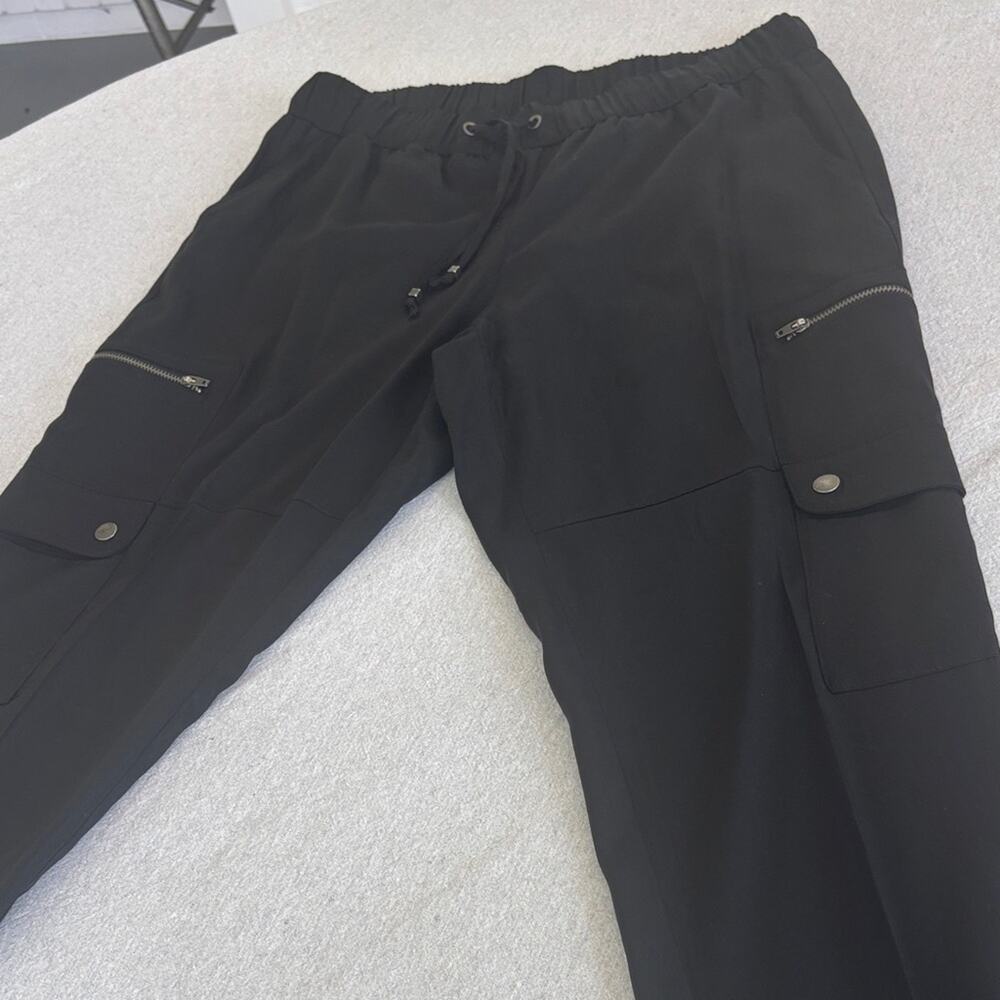 Banana Republic Black Cargo Jogger Pants with Zipper Detail Size Medium Petite - Picture 3 of 6